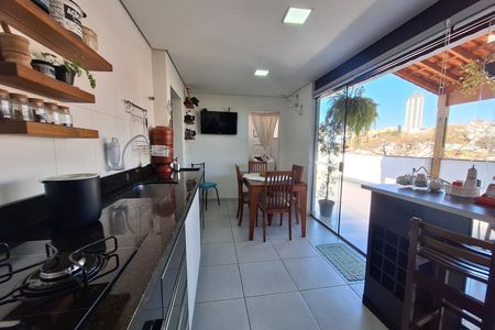 Apartamento à venda com 115m², 2 quartos e 1 vaga Apartamento à venda com 115m², 2 quartos e 1 vagaCozinha