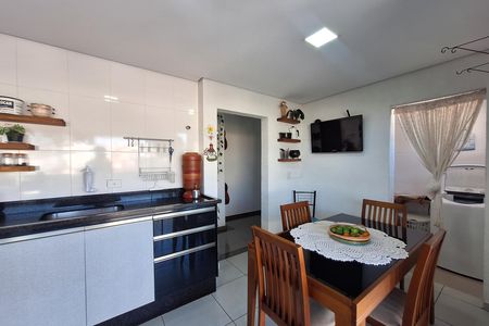 Apartamento à venda com 115m², 2 quartos e 1 vaga Apartamento à venda com 115m², 2 quartos e 1 vagaCozinha