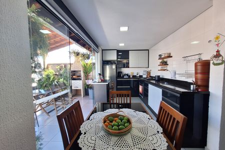 Apartamento à venda com 115m², 2 quartos e 1 vaga Apartamento à venda com 115m², 2 quartos e 1 vagaCozinha