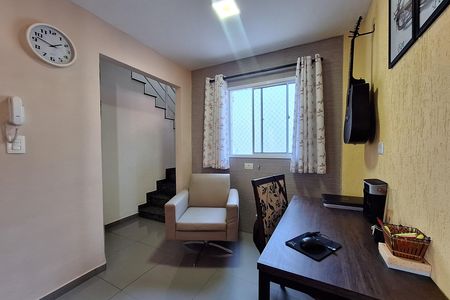 Apartamento à venda com 115m², 2 quartos e 1 vaga Apartamento à venda com 115m², 2 quartos e 1 vagaSala