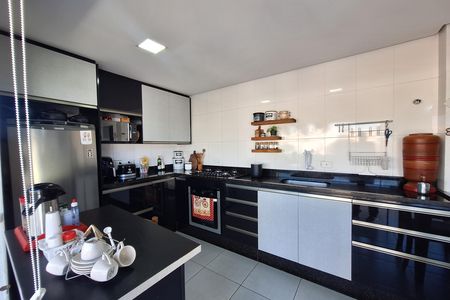 Apartamento à venda com 115m², 2 quartos e 1 vaga Apartamento à venda com 115m², 2 quartos e 1 vagaCozinha