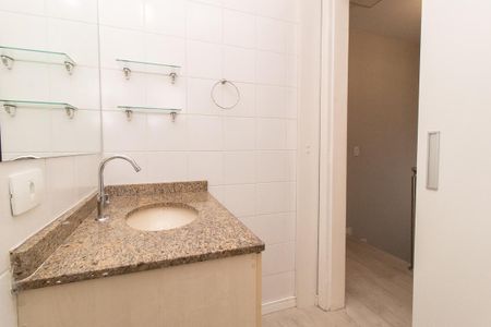 Casa à venda com 82m², 3 quartos e 2 vagas Casa à venda com 82m², 3 quartos e 2 vagasBanheiro 1