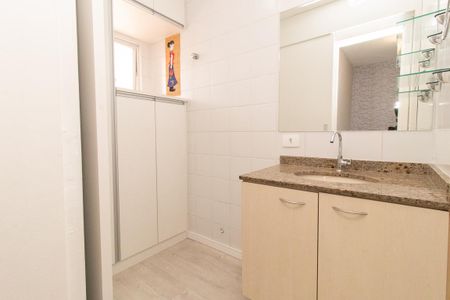 Casa à venda com 82m², 3 quartos e 2 vagas Casa à venda com 82m², 3 quartos e 2 vagasBanheiro 1