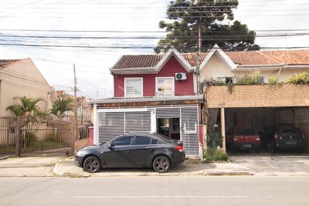Casa à venda com 82m², 3 quartos e 2 vagas Casa à venda com 82m², 3 quartos e 2 vagasFachada
