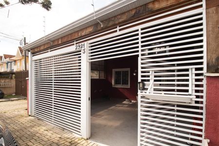 Fachada de casa à venda com 3 quartos, 82m² em Boqueirão, Curitiba