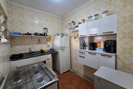 Cozinha de casa de condomínio para alugar com 2 quartos, 55m² em Vila Tupi, Praia Grande