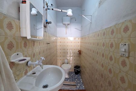 Banheiro 1 de casa de condomínio para alugar com 2 quartos, 55m² em Vila Tupi, Praia Grande