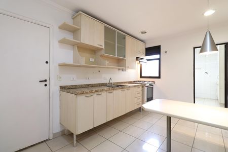 Apartamento para alugar com 118m², 3 quartos e 2 vagasCozinha e Área de Serviço