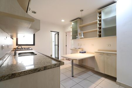 Apartamento para alugar com 118m², 3 quartos e 2 vagasCozinha e Área de Serviço