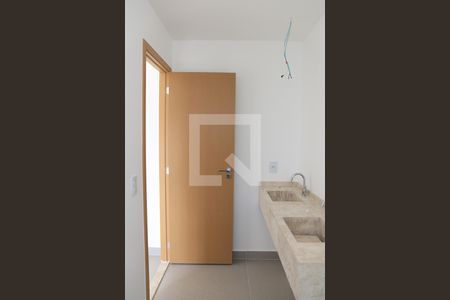 Apartamento à venda com 99m², 2 quartos e 1 vaga Apartamento à venda com 99m², 2 quartos e 1 vagaBanheiro da Suíte