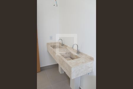 Apartamento à venda com 99m², 2 quartos e 1 vaga Apartamento à venda com 99m², 2 quartos e 1 vagaBanheiro da Suíte
