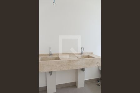 Apartamento à venda com 99m², 2 quartos e 1 vaga Apartamento à venda com 99m², 2 quartos e 1 vagaBanheiro da Suíte
