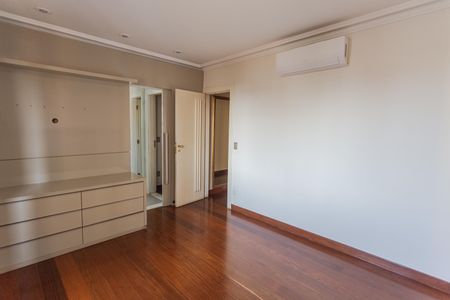 Apartamento para alugar com 250m², 4 quartos e 3 vagas Apartamento para alugar com 250m², 4 quartos e 3 vagasSuíte 1