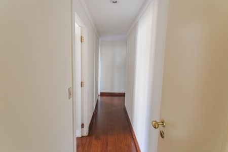 Apartamento para alugar com 250m², 4 quartos e 3 vagas Apartamento para alugar com 250m², 4 quartos e 3 vagasCorredor