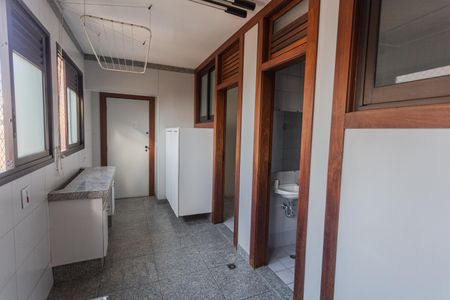 Apartamento para alugar com 250m², 4 quartos e 3 vagas Apartamento para alugar com 250m², 4 quartos e 3 vagasÁrea de Serviço