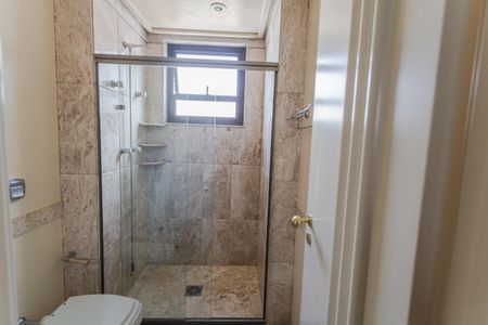 Apartamento para alugar com 250m², 4 quartos e 3 vagas Apartamento para alugar com 250m², 4 quartos e 3 vagasBanheiro da Semi-Suíte 1 e 2