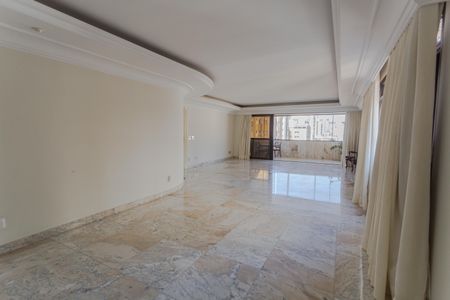 Apartamento para alugar com 250m², 4 quartos e 3 vagas