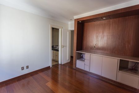 Apartamento para alugar com 250m², 4 quartos e 3 vagas Apartamento para alugar com 250m², 4 quartos e 3 vagasSemi-Suíte 2