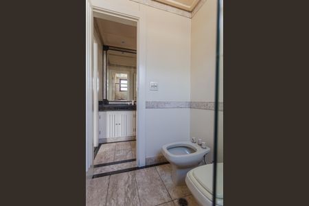 Apartamento para alugar com 250m², 4 quartos e 3 vagas Apartamento para alugar com 250m², 4 quartos e 3 vagasBanheiro da Semi-Suíte 1 e 2
