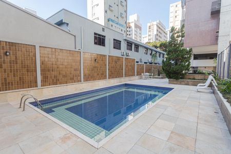 Apartamento para alugar com 250m², 4 quartos e 3 vagas Apartamento para alugar com 250m², 4 quartos e 3 vagasÁrea comum - Piscina