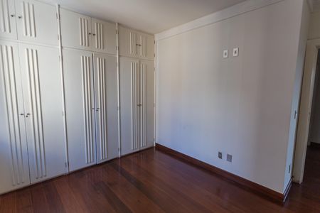Semi-Suíte 1 de apartamento para alugar com 4 quartos, 250m² em Lourdes, Belo Horizonte