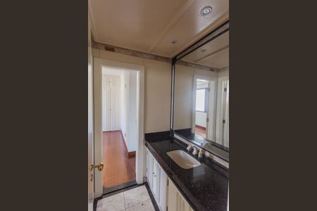 Apartamento para alugar com 250m², 4 quartos e 3 vagas Apartamento para alugar com 250m², 4 quartos e 3 vagasBanheiro da Semi-Suíte 1 e 2