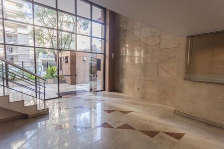 Apartamento para alugar com 250m², 4 quartos e 3 vagas Apartamento para alugar com 250m², 4 quartos e 3 vagasHall de entrada
