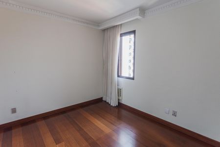 Apartamento para alugar com 250m², 4 quartos e 3 vagas Apartamento para alugar com 250m², 4 quartos e 3 vagasSuíte 2