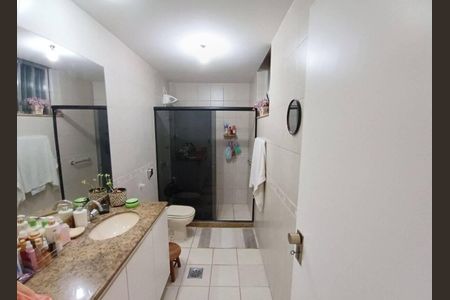 Apartamento à venda com 110m², 3 quartos e 1 vaga Apartamento à venda com 110m², 3 quartos e 1 vagaBanheiro