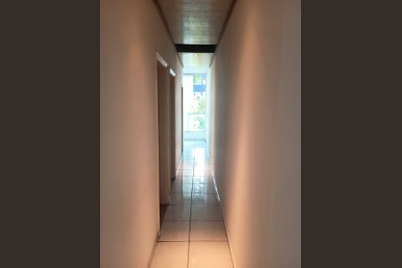 Corredor de casa para alugar com 2 quartos, 55m² em Conceição, Osasco