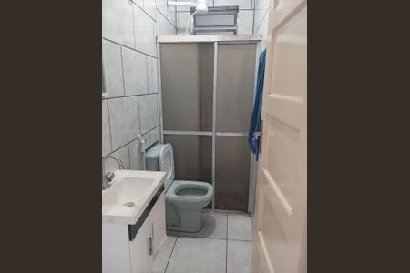 Banheiro de casa para alugar com 2 quartos, 55m² em Conceição, Osasco