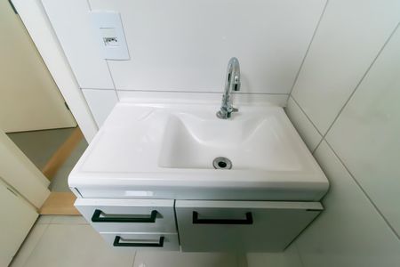 Banheiro de apartamento para alugar com 1 quarto, 35m² em Parque Sevilha, São Paulo