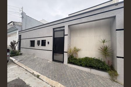 Fachada de apartamento para alugar com 1 quarto, 35m² em Parque Sevilha, São Paulo