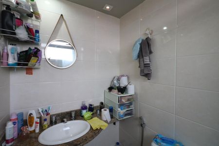 Apartamento à venda com 68m², 3 quartos e 2 vagas Apartamento à venda com 68m², 3 quartos e 2 vagasBanheiro da Suíte