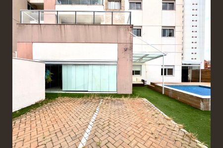 Apartamento à venda com 217m², 2 quartos e 2 vagas Apartamento à venda com 217m², 2 quartos e 2 vagasQuintal