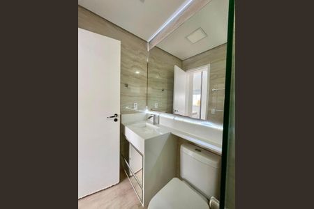 Banheiro da Suíte de apartamento à venda com 2 quartos, 217m² em Fazenda Santa Cândida, Campinas