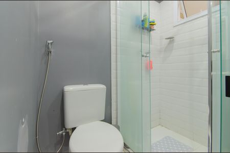 Banheiro Social de apartamento à venda com 2 quartos, 80m² em Vila Monumento, São Paulo