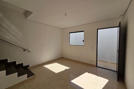 Sala de casa de condomínio para alugar com 2 quartos, 72m² em Jardim Imperador, Praia Grande