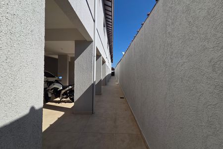Garagem de casa de condomínio para alugar com 2 quartos, 72m² em Jardim Imperador, Praia Grande