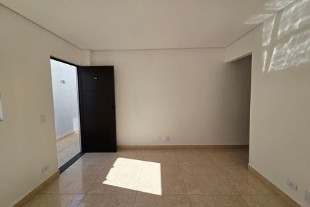 Sala de casa de condomínio para alugar com 2 quartos, 72m² em Jardim Imperador, Praia Grande
