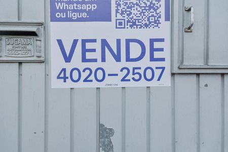 Casa à venda com 61m², 3 quartos e 2 vagasFachada