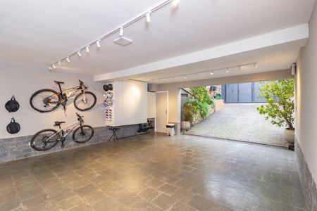 Garagem de casa à venda com 4 quartos, 276m² em Chácara Inglesa, São Paulo