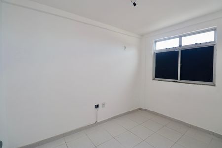 Quarto 1 de apartamento para alugar com 2 quartos, 40m² em Itapuã, Salvador