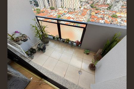 Apartamento à venda com 63m², 2 quartos e 1 vaga Apartamento à venda com 63m², 2 quartos e 1 vagaVaranda