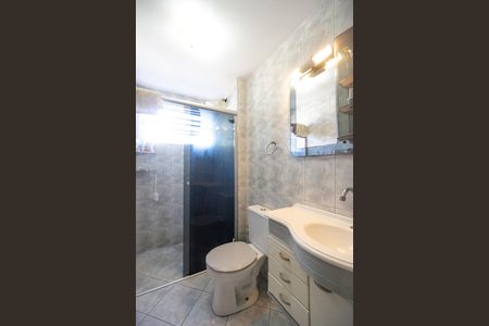 Banheiro de apartamento para alugar com 2 quartos, 56m² em Vila Granada, São Paulo