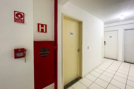 Hall Andar de apartamento para alugar com 1 quarto, 50m² em Cemucam, Cotia