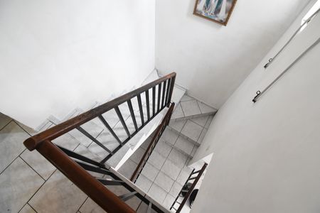 Casa à venda com 155m², 3 quartos e 2 vagasEscadas