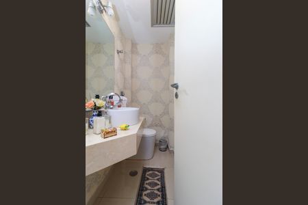 Apartamento à venda com 130m², 2 quartos e 2 vagas Apartamento à venda com 130m², 2 quartos e 2 vagasLavabo