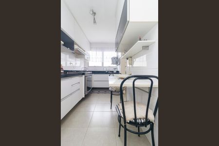 Apartamento à venda com 130m², 2 quartos e 2 vagas Apartamento à venda com 130m², 2 quartos e 2 vagasCozinha