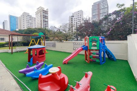 Apartamento à venda com 130m², 2 quartos e 2 vagas Apartamento à venda com 130m², 2 quartos e 2 vagasPlayground